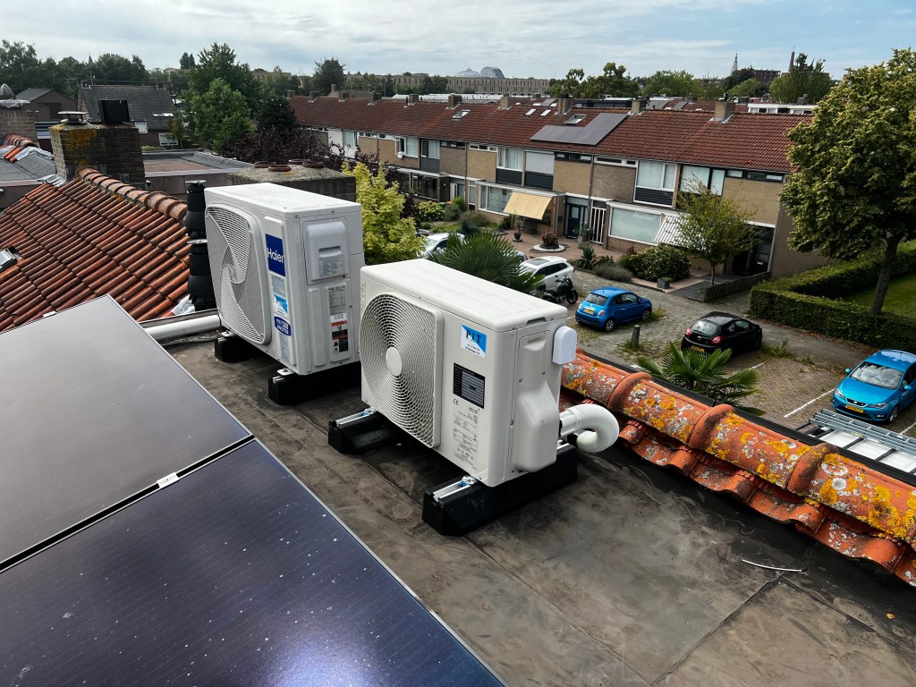 Remeha Elga 4kW buitenunit, een compacte en krachtige oplossing voor duurzame verwarming.